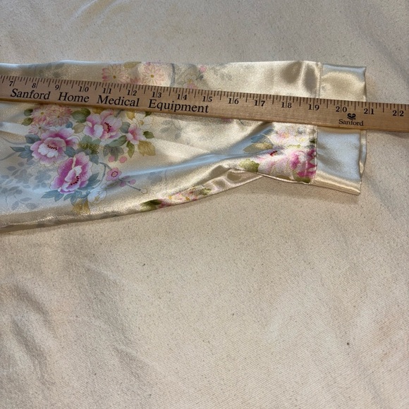 Morgan Taylor Intimates Short Satin Yellow‎ Pastel Floral Nightgown Kimono XL - Picture 10 of 11